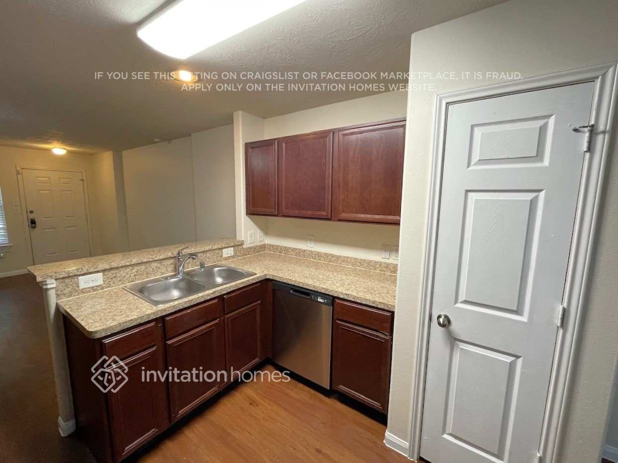 12030 Gregory Crossing Way - Photo 5 of 14