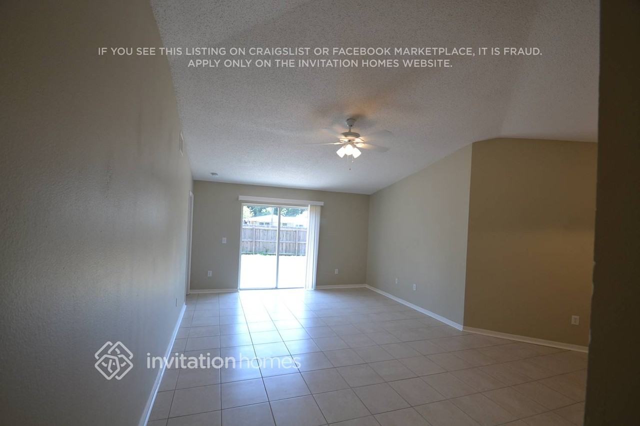 3001 Summer House Dr - Photo 5 of 9