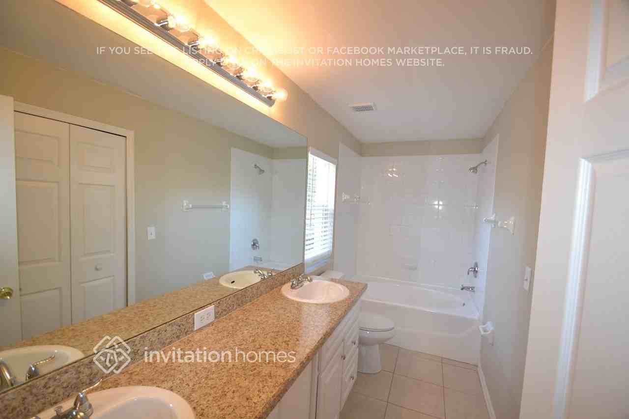 3001 Summer House Dr - Photo 7 of 9