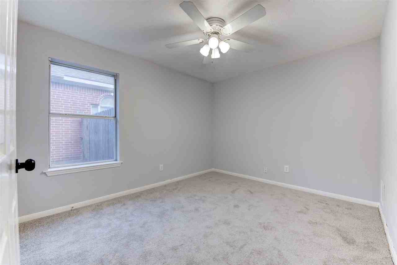 9026 Eaglecove Dr - Photo 5 of 29