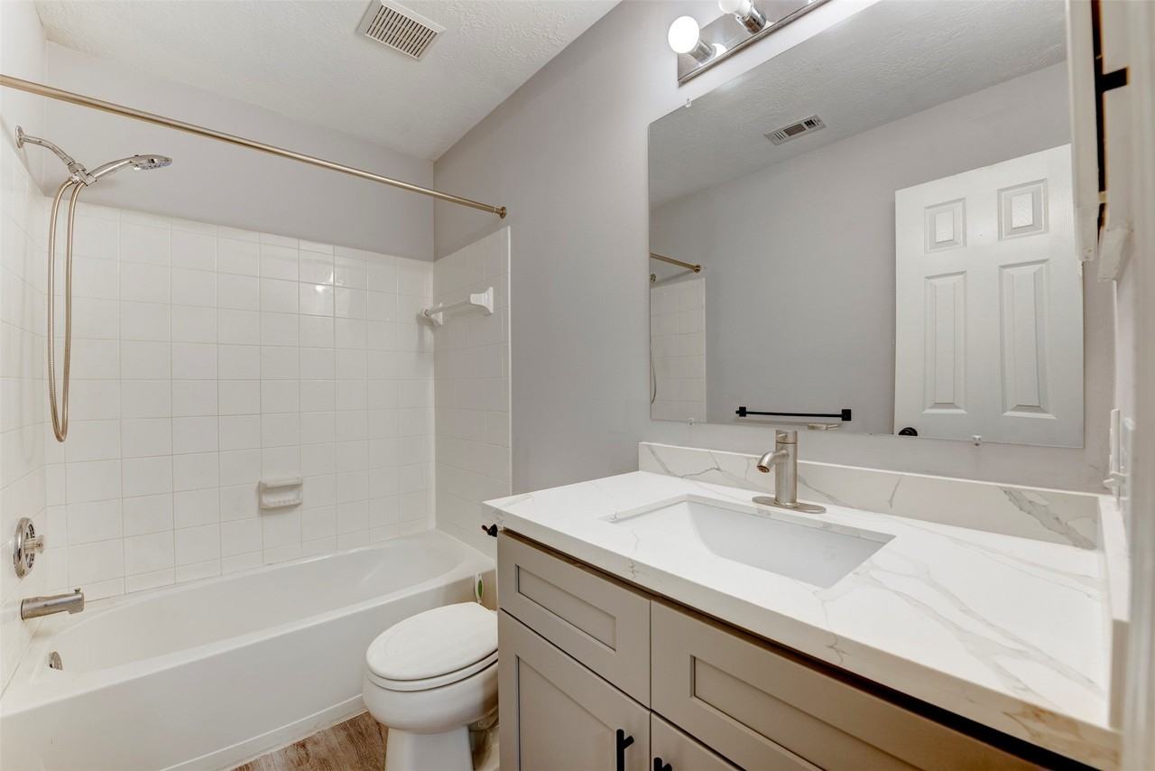 9026 Eaglecove Dr - Photo 6 of 29