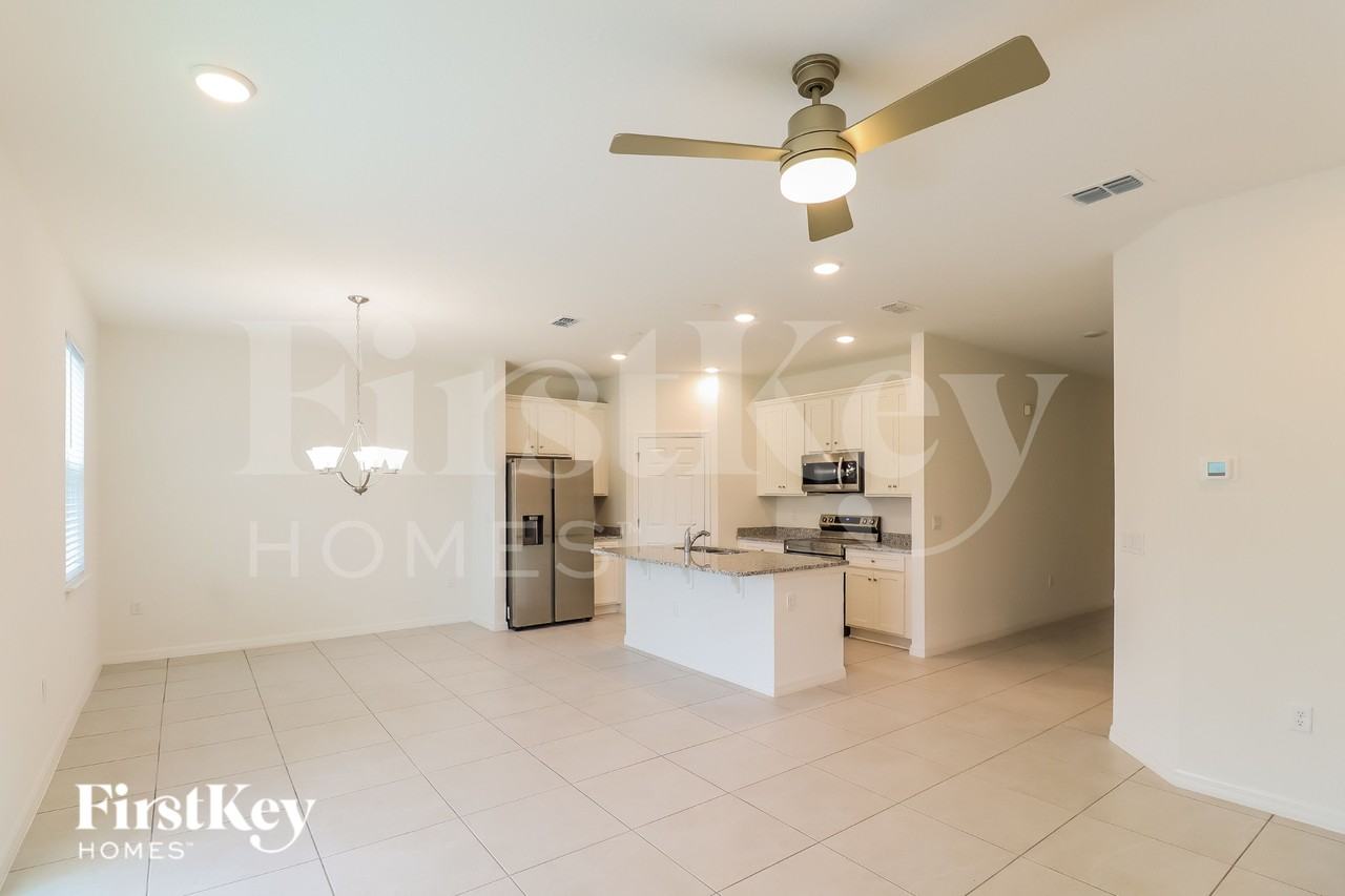 121 Windsor Reserve Dr - Photo 4 of 16