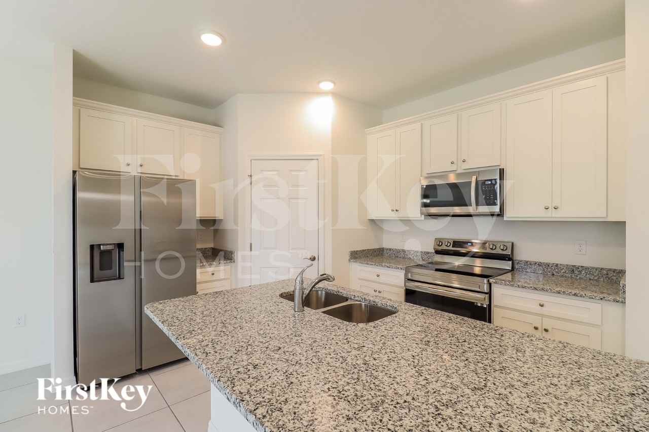 121 Windsor Reserve Dr - Photo 7 of 16