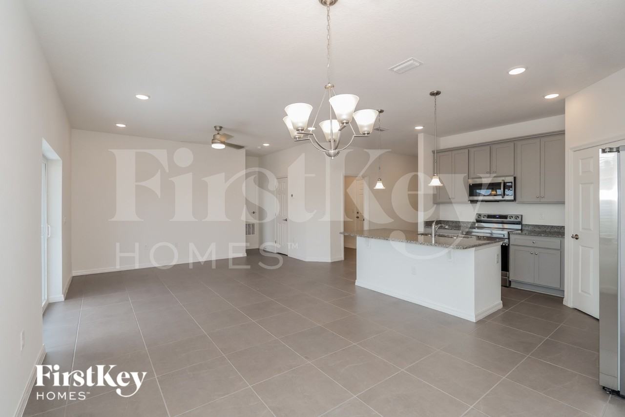 303 Corbel Ln - Photo 3 of 16