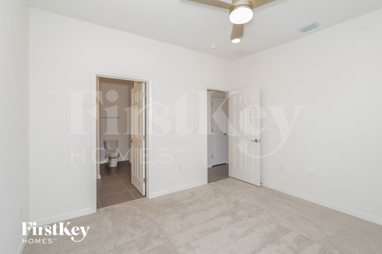 303 Corbel Ln - Photo 7 of 16