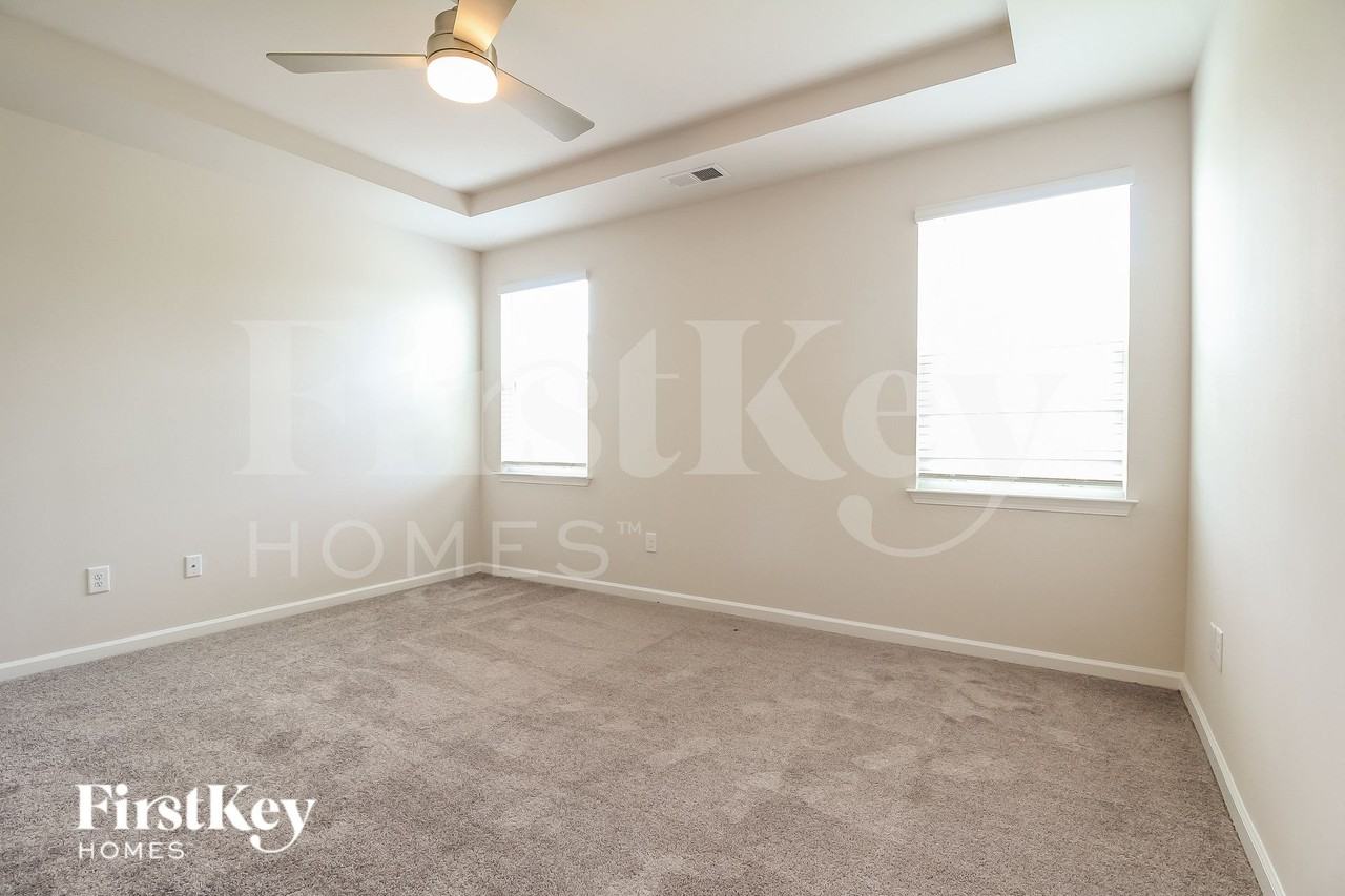 905 Birchcrest Way - Photo 7 of 16