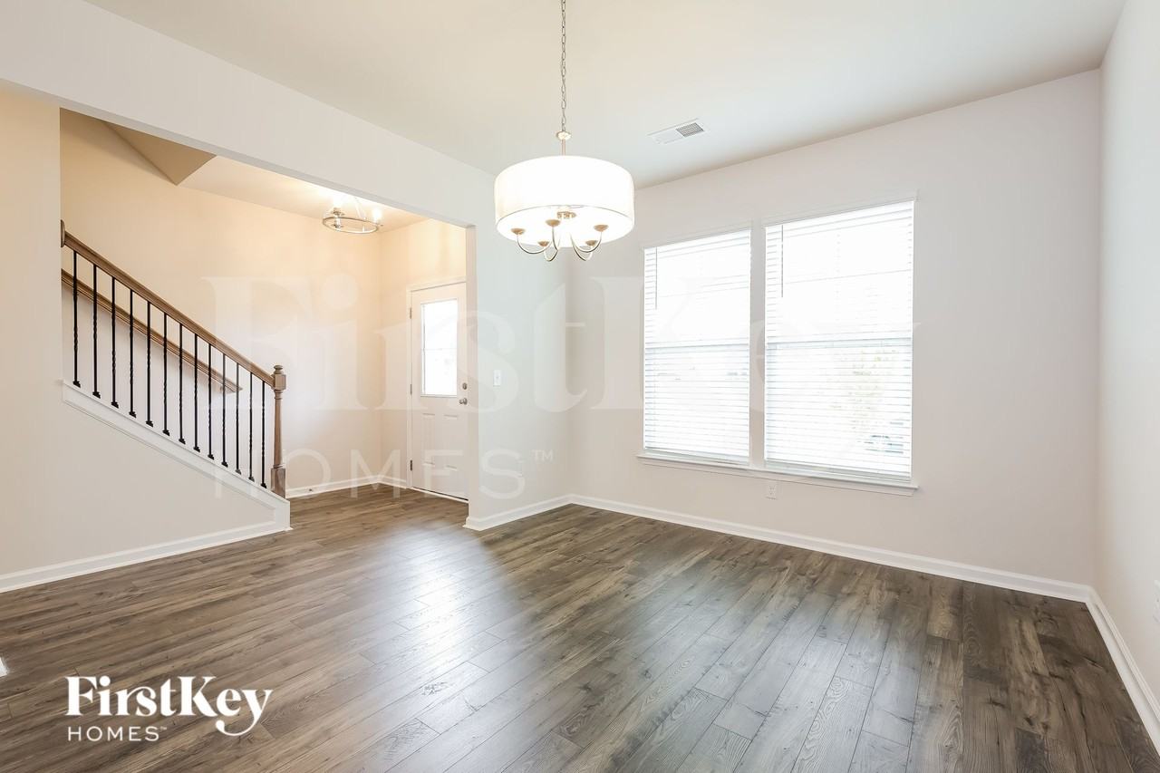 302 Stonefence Dr - Photo 5 of 16