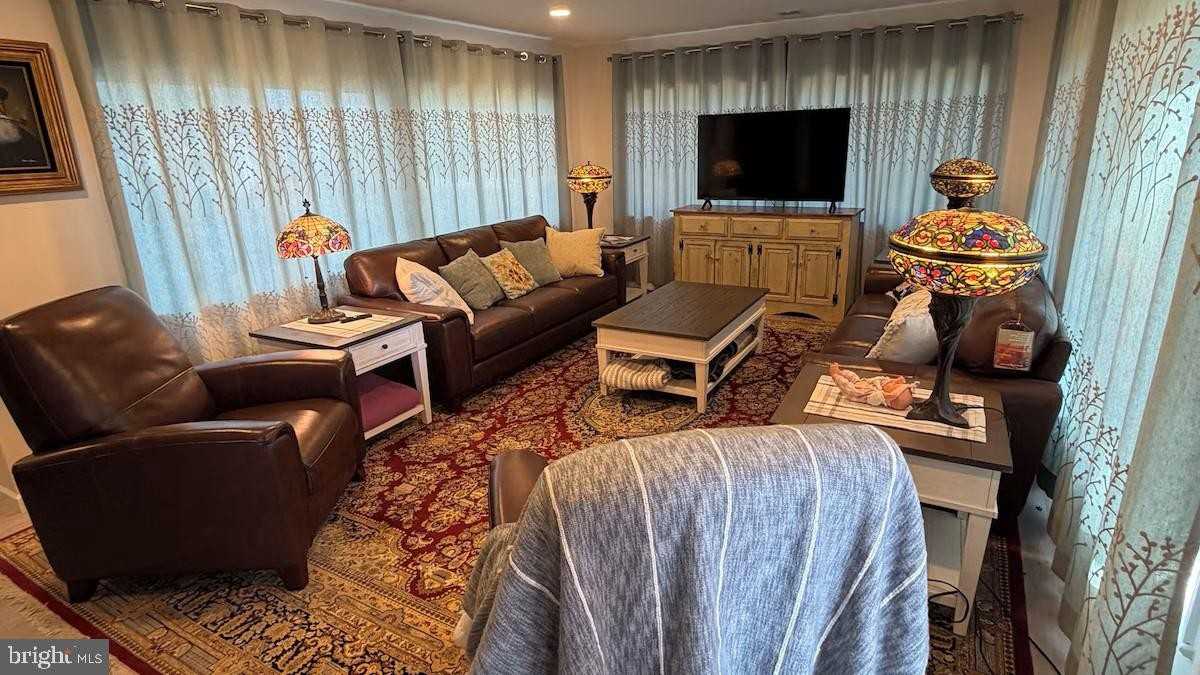 1570 Overlook Dr - Photo 5 of 20