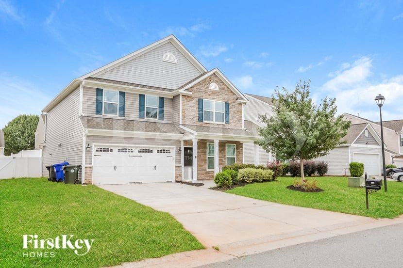 121 Wintergreen Ct - Photo 2 of 15