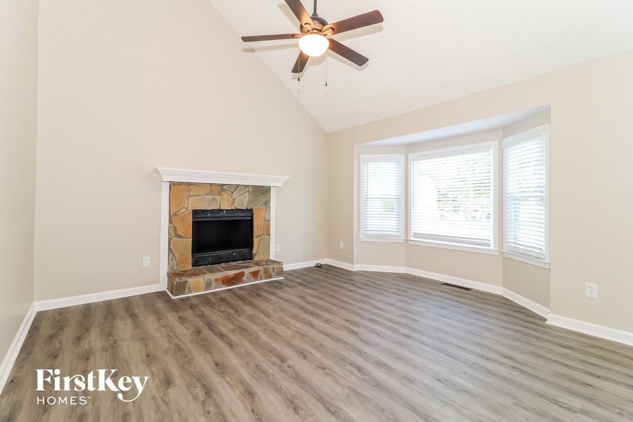 197 Brentwood Dr - Photo 4 of 15