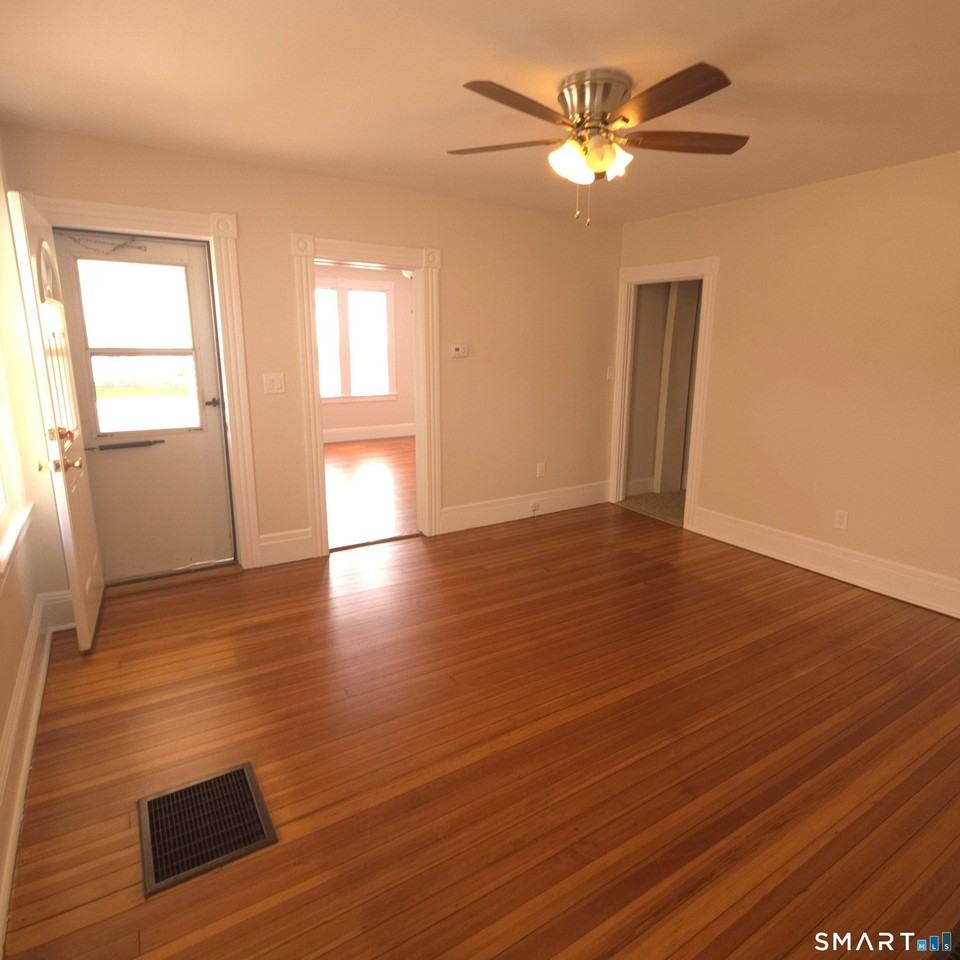 27 Maple St Unit 27 - Photo 4 of 20
