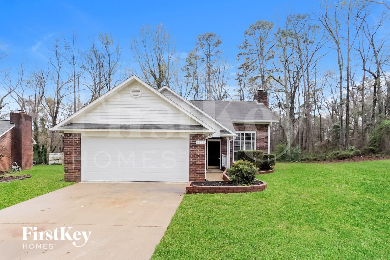 6202 Suntrace Way - Photo 3 of 15