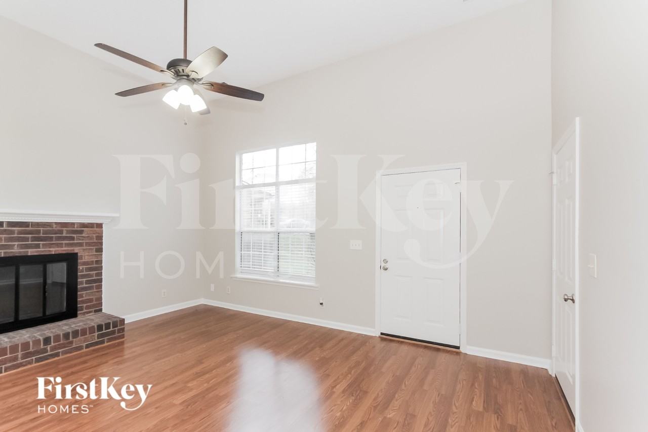 6202 Suntrace Way - Photo 5 of 15