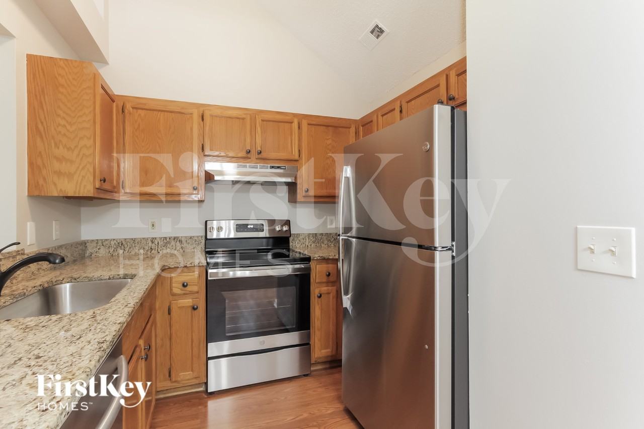 6202 Suntrace Way - Photo 7 of 15