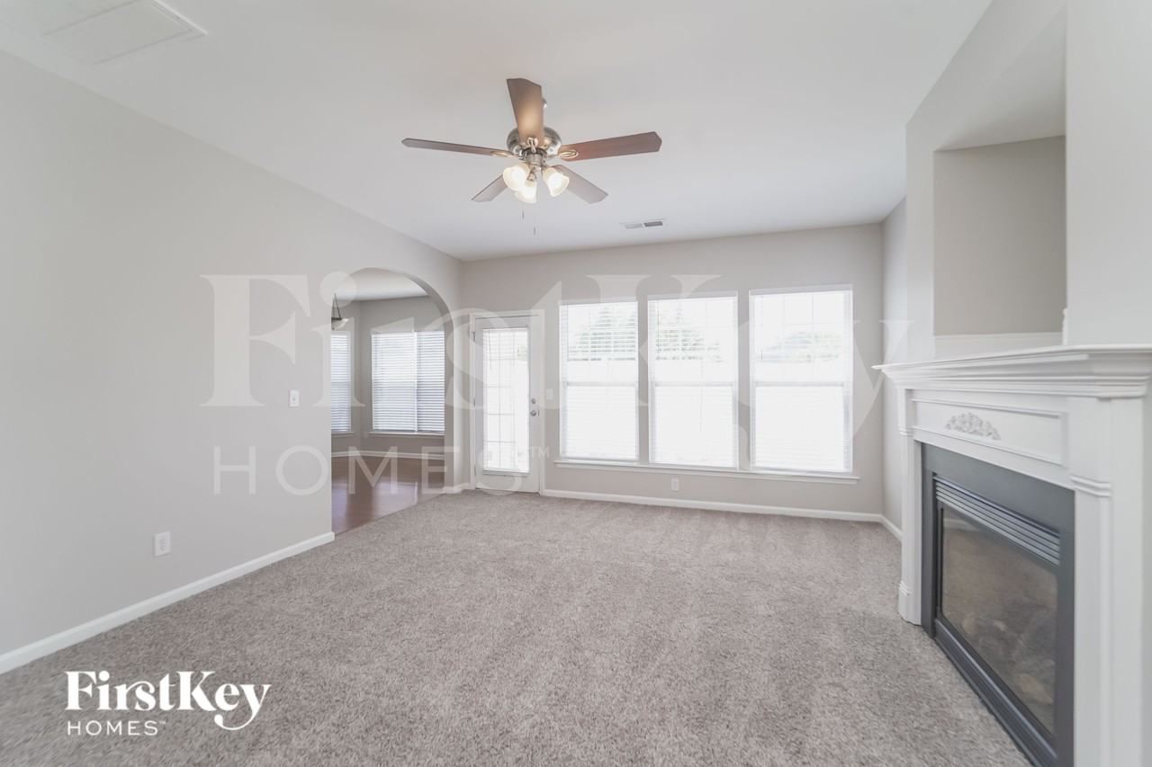 9508 Long Hill Dr - Photo 3 of 16