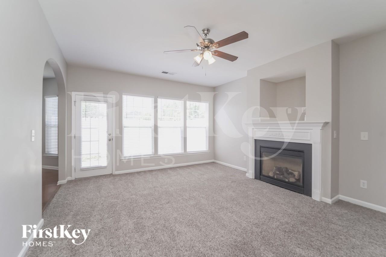 9508 Long Hill Dr - Photo 4 of 16