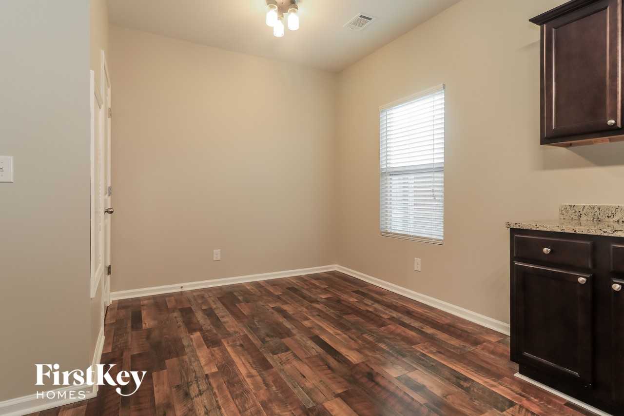 109 Caledonian Cir - Photo 6 of 15