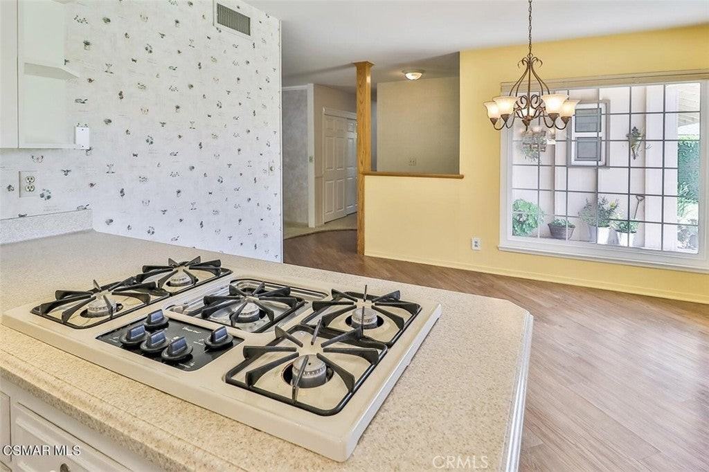 69 Washburn St - Photo 5 of 22