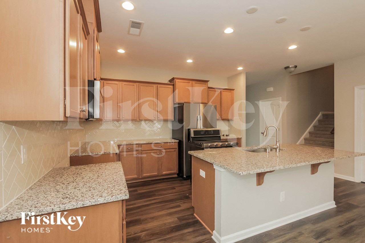 7724 Meridale Forest Dr - Photo 6 of 15