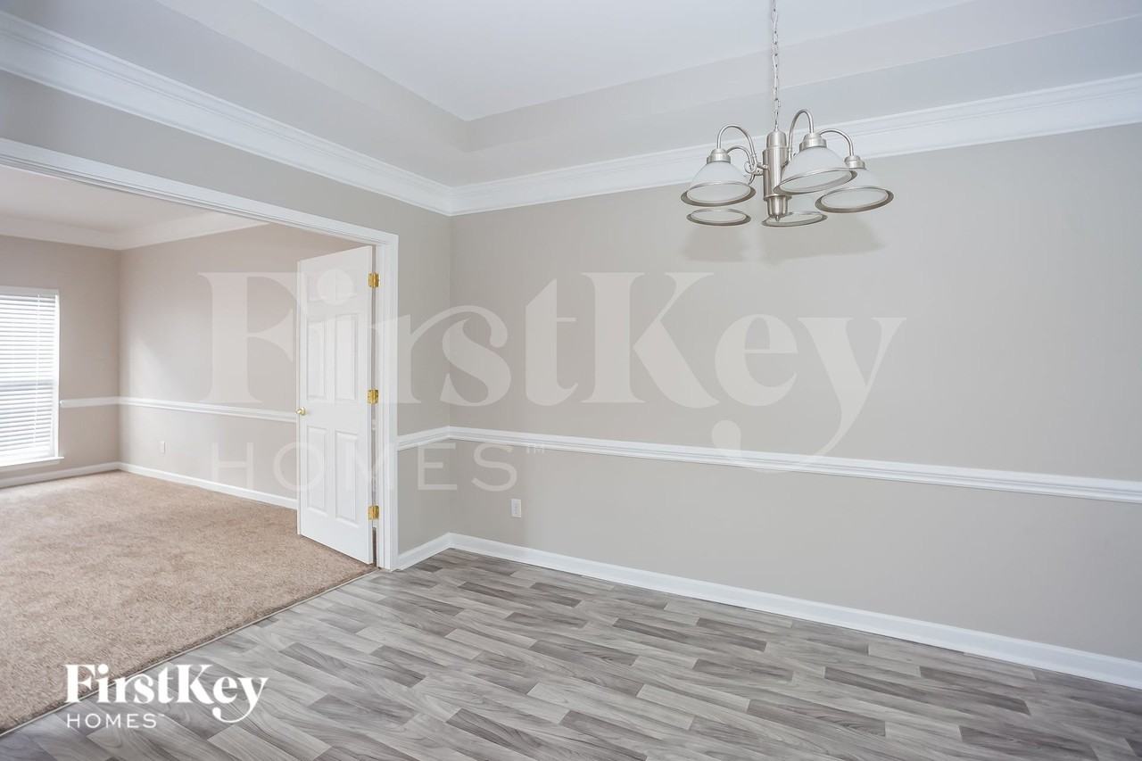 10311 Fairbourne Ct - Photo 7 of 15