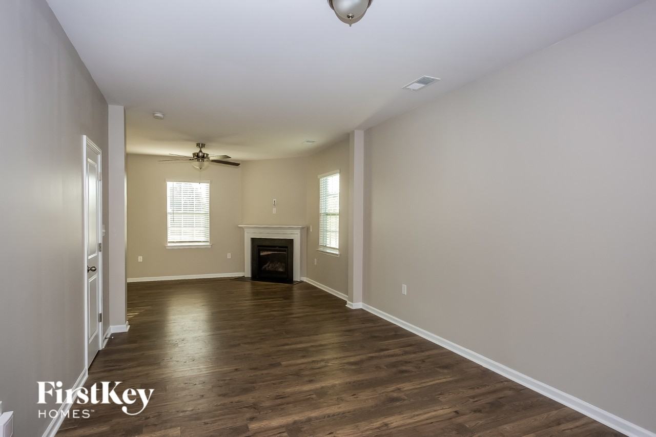 1267 Kent Downs Ave Sw - Photo 4 of 15