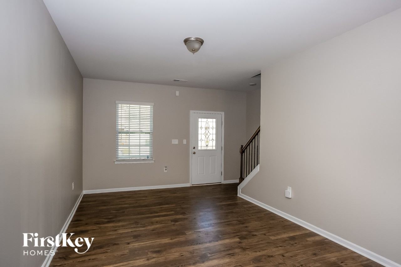 1267 Kent Downs Ave Sw - Photo 5 of 15