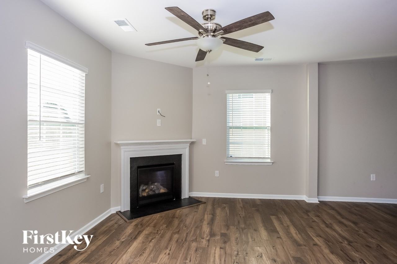 1267 Kent Downs Ave Sw - Photo 6 of 15