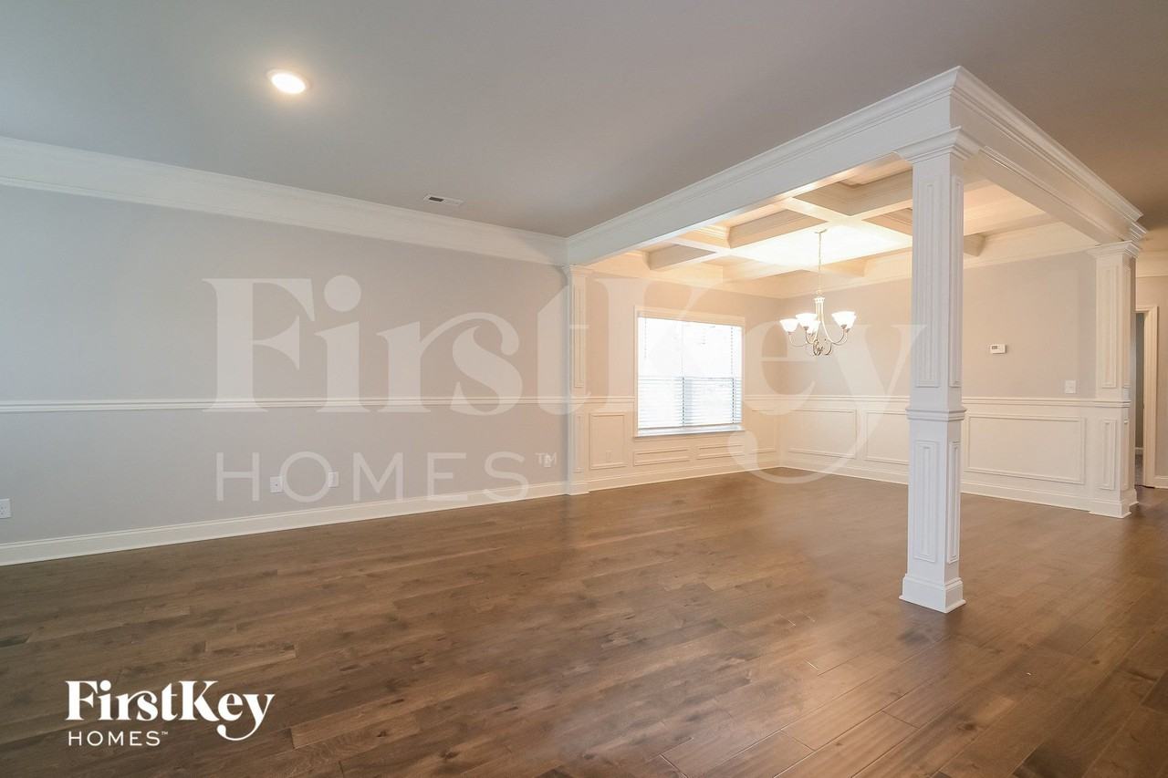 3621 Wind Ridge Ln - Photo 2 of 15