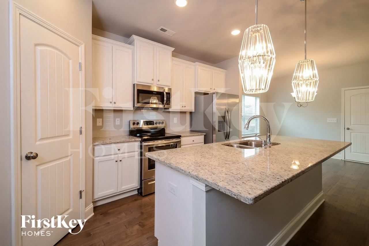 3621 Wind Ridge Ln - Photo 5 of 15