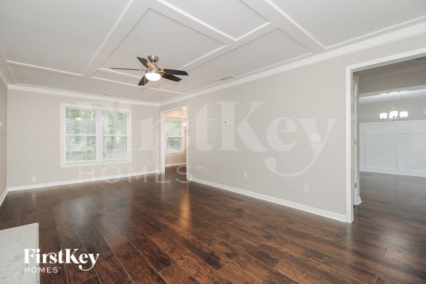 1985 Castle Royale Dr - Photo 3 of 16