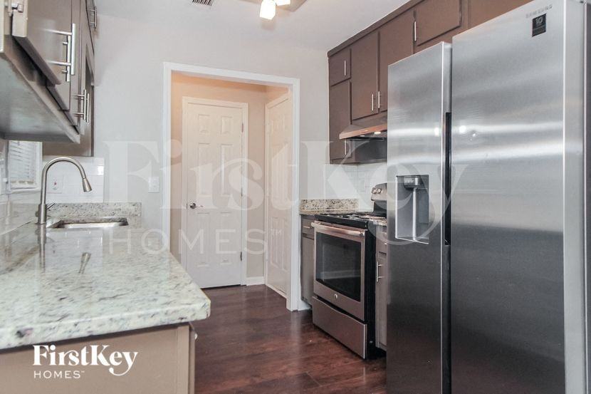 1985 Castle Royale Dr - Photo 6 of 16