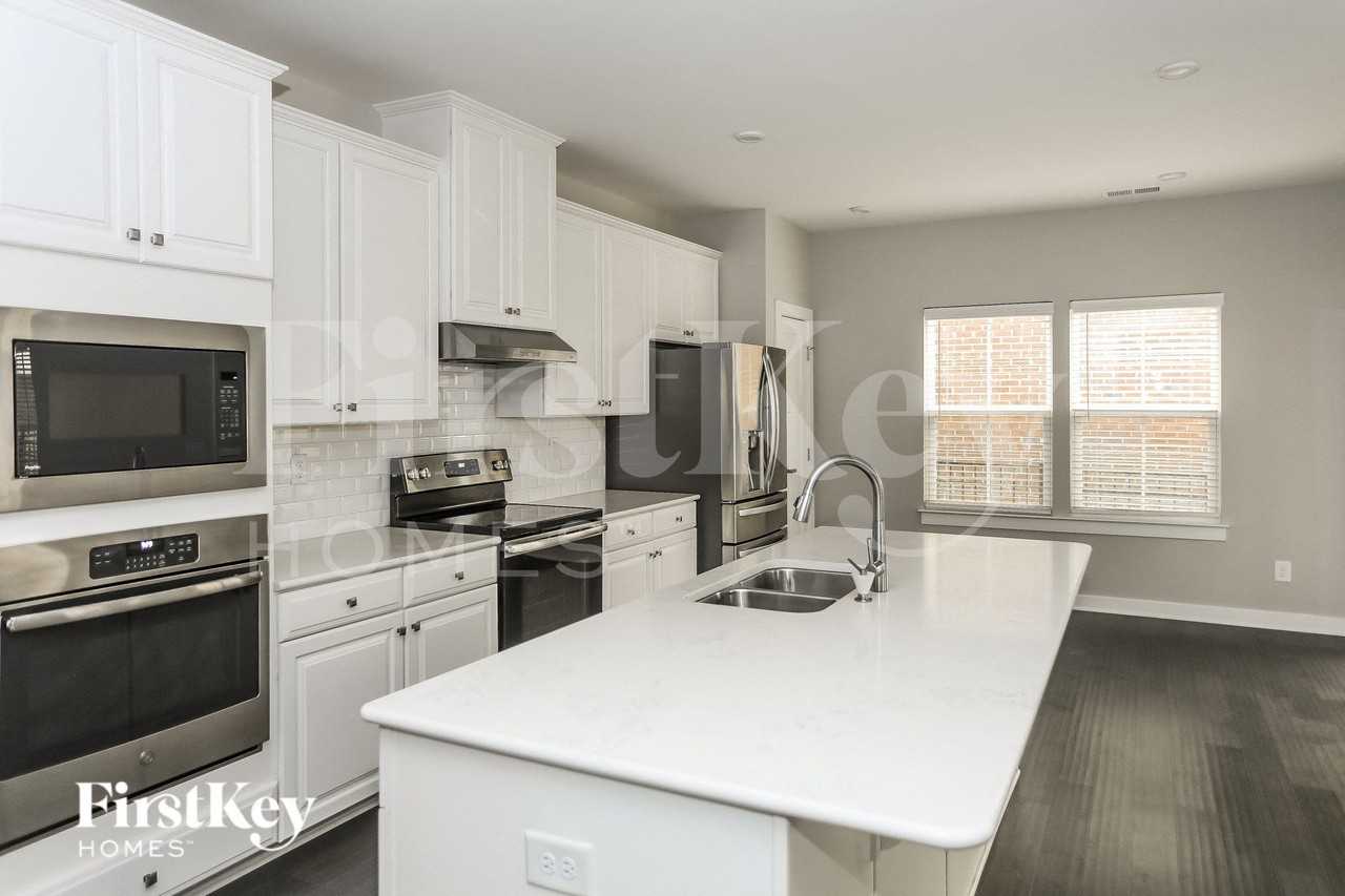 6425 Brighton Park Dr - Photo 6 of 15