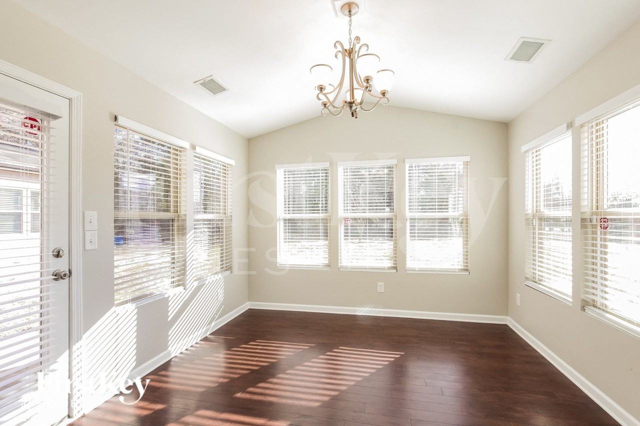 4204 Craighill Ln - Photo 3 of 15