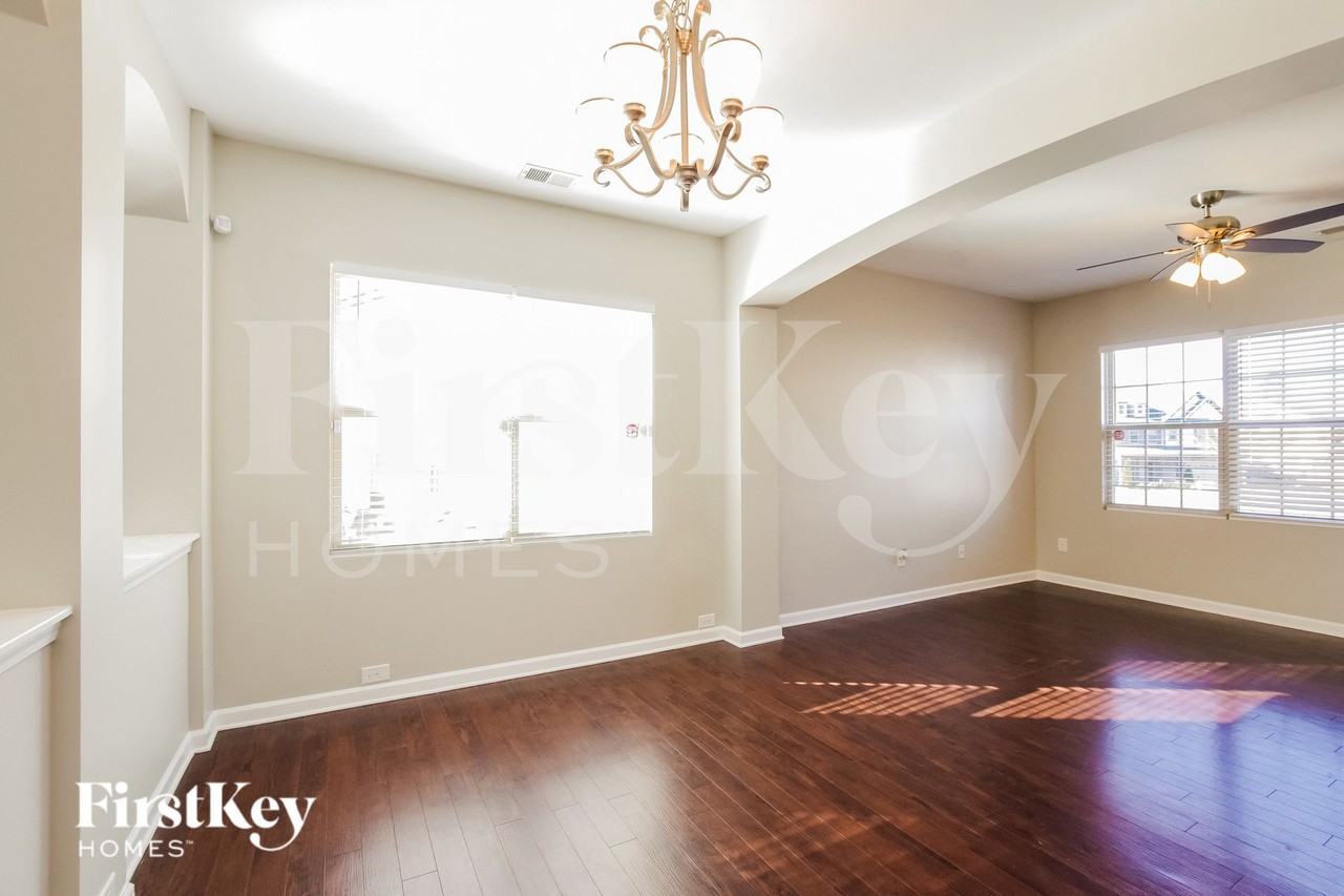 4204 Craighill Ln - Photo 4 of 15