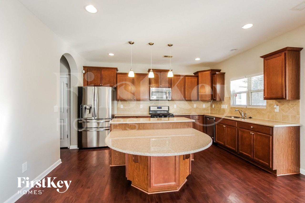 4204 Craighill Ln - Photo 5 of 15