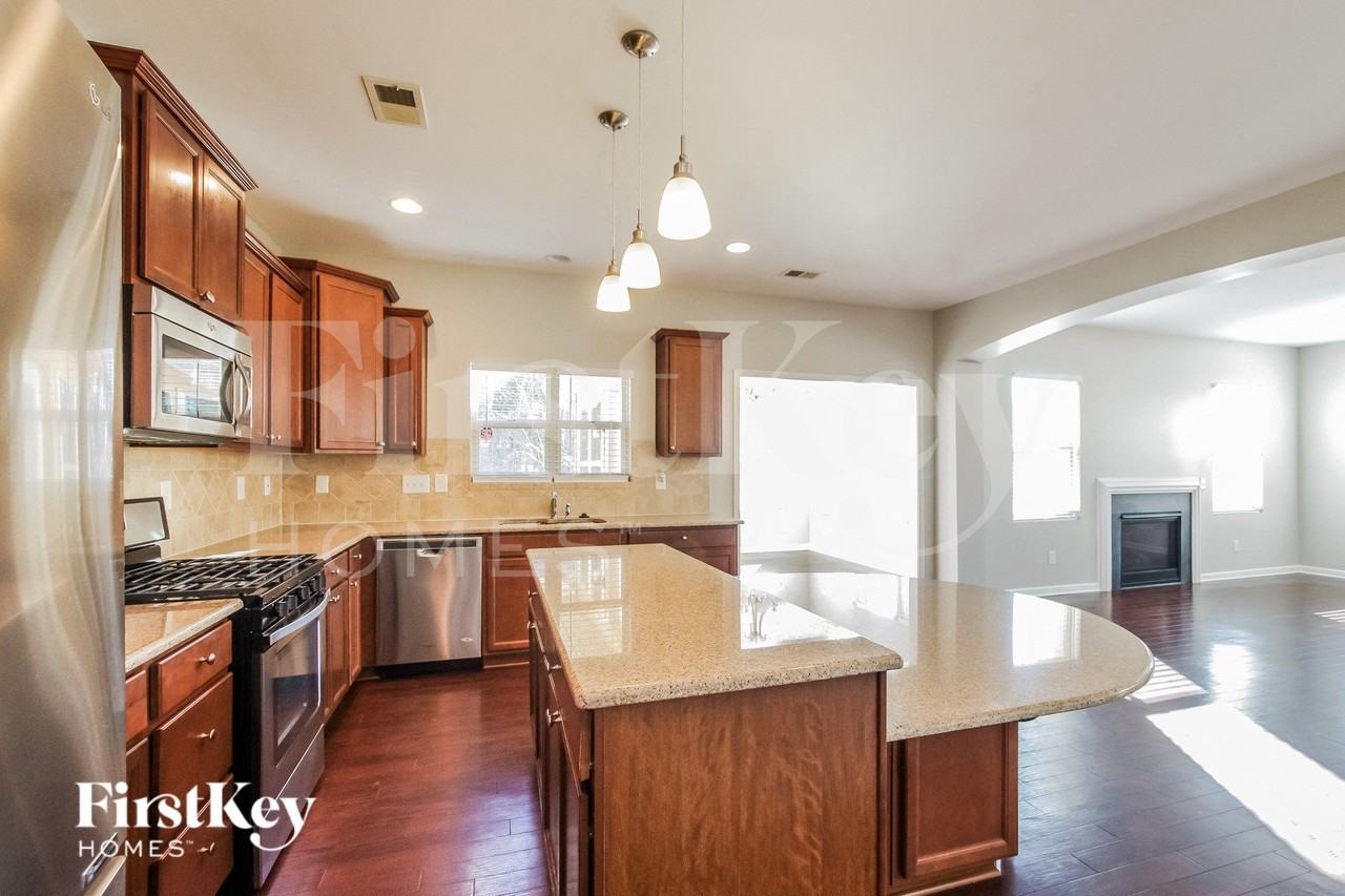 4204 Craighill Ln - Photo 6 of 15