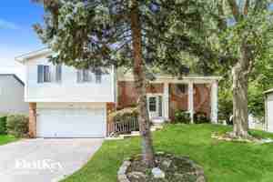 featured image of 48 Cloverleaf Rd