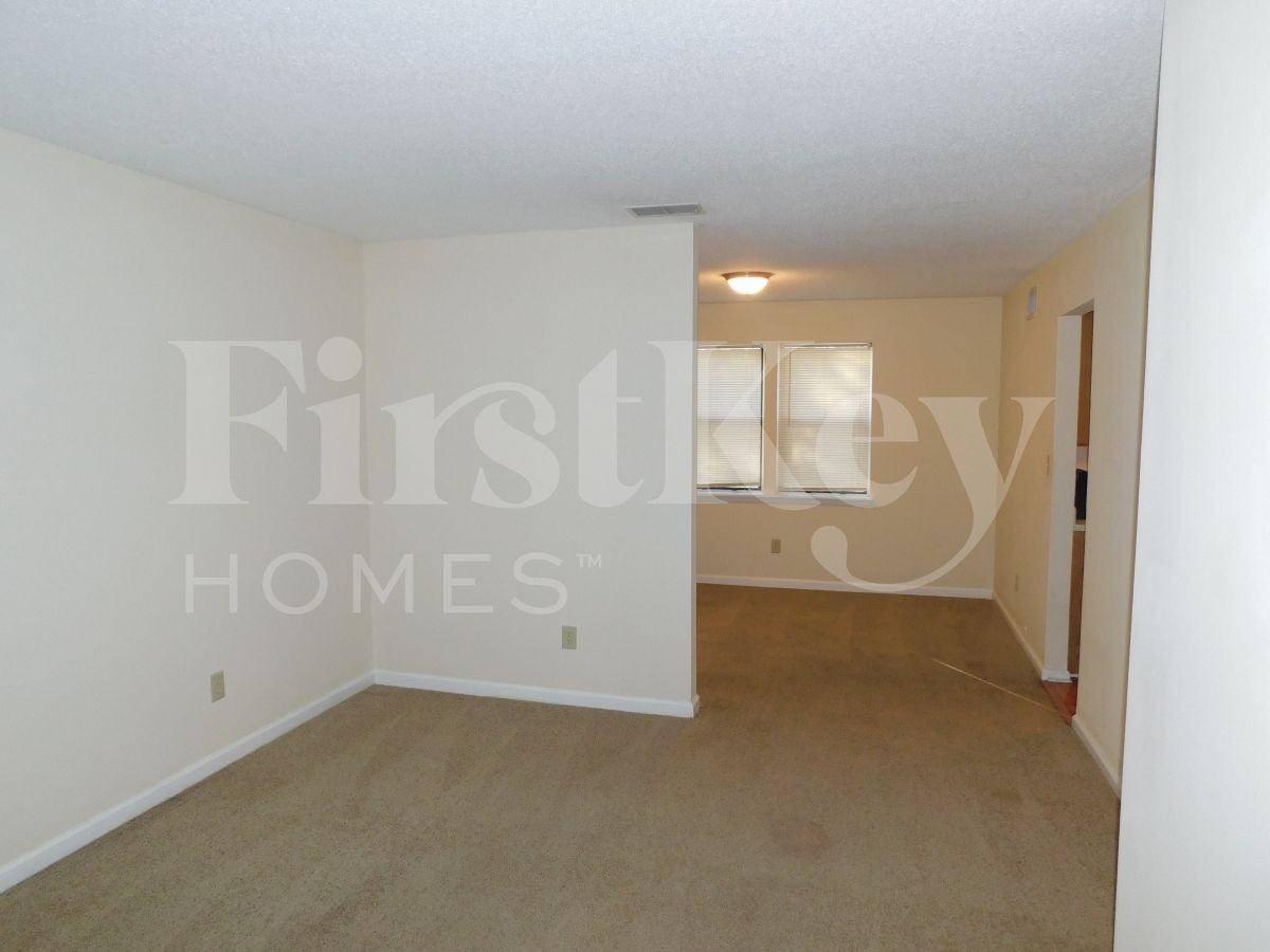 3931 Springleaf Dr - Photo 2 of 8