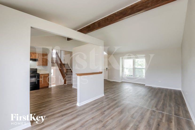 2416 Waterford Dr - Photo 5 of 15