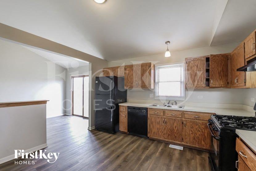 2416 Waterford Dr - Photo 6 of 15