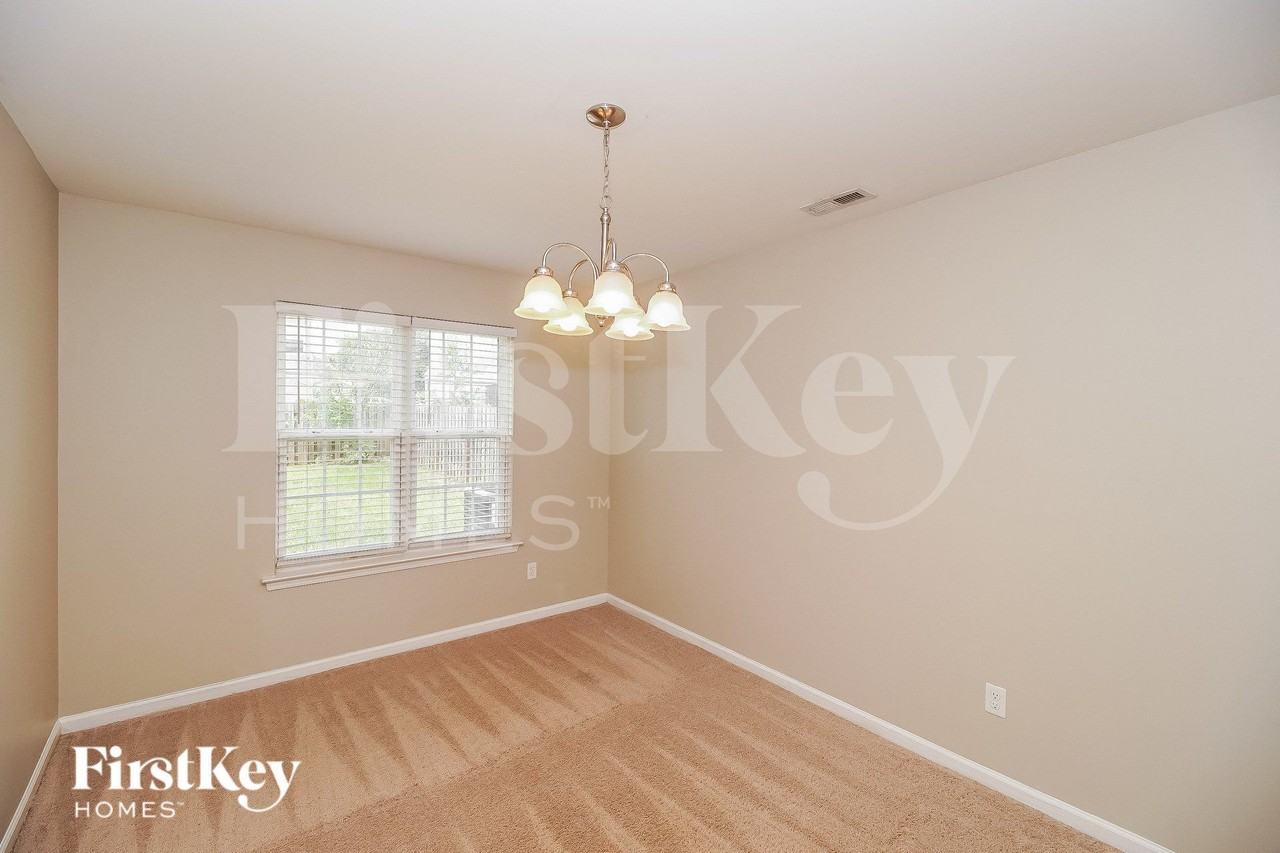 234 Royalton Rd - Photo 5 of 16