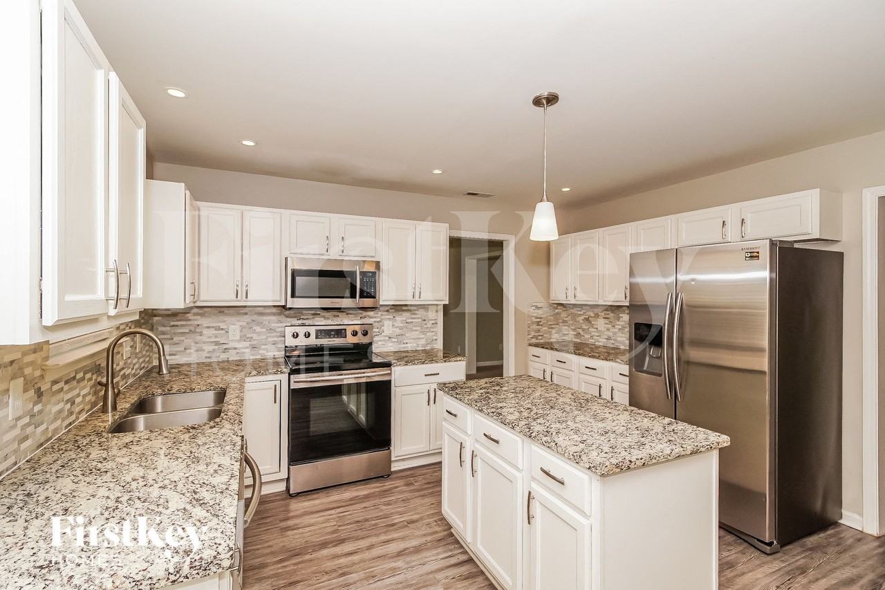 234 Royalton Rd - Photo 6 of 16