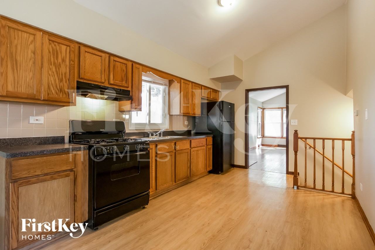 2108 Linden Ave - Photo 3 of 15