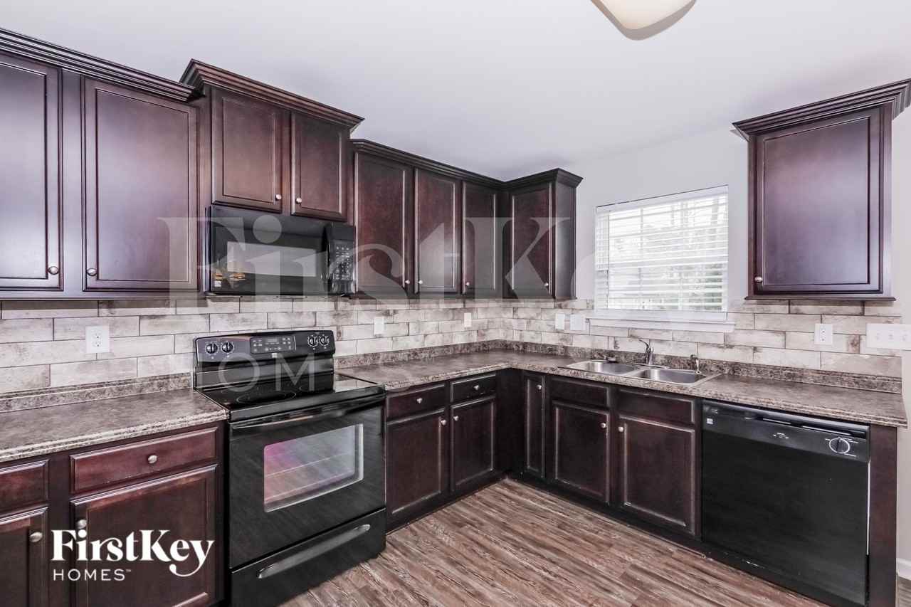 2025 Misty Rose Ln - Photo 6 of 15