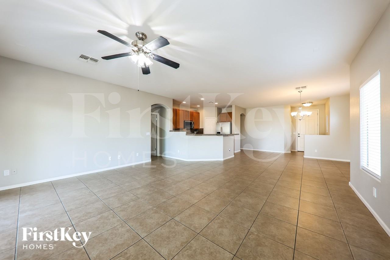17650 N 30th St - Photo 5 of 19