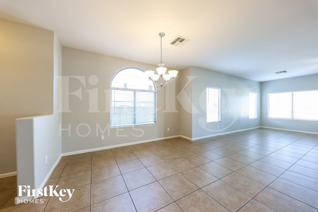 17650 N 30th St - Photo 6 of 19