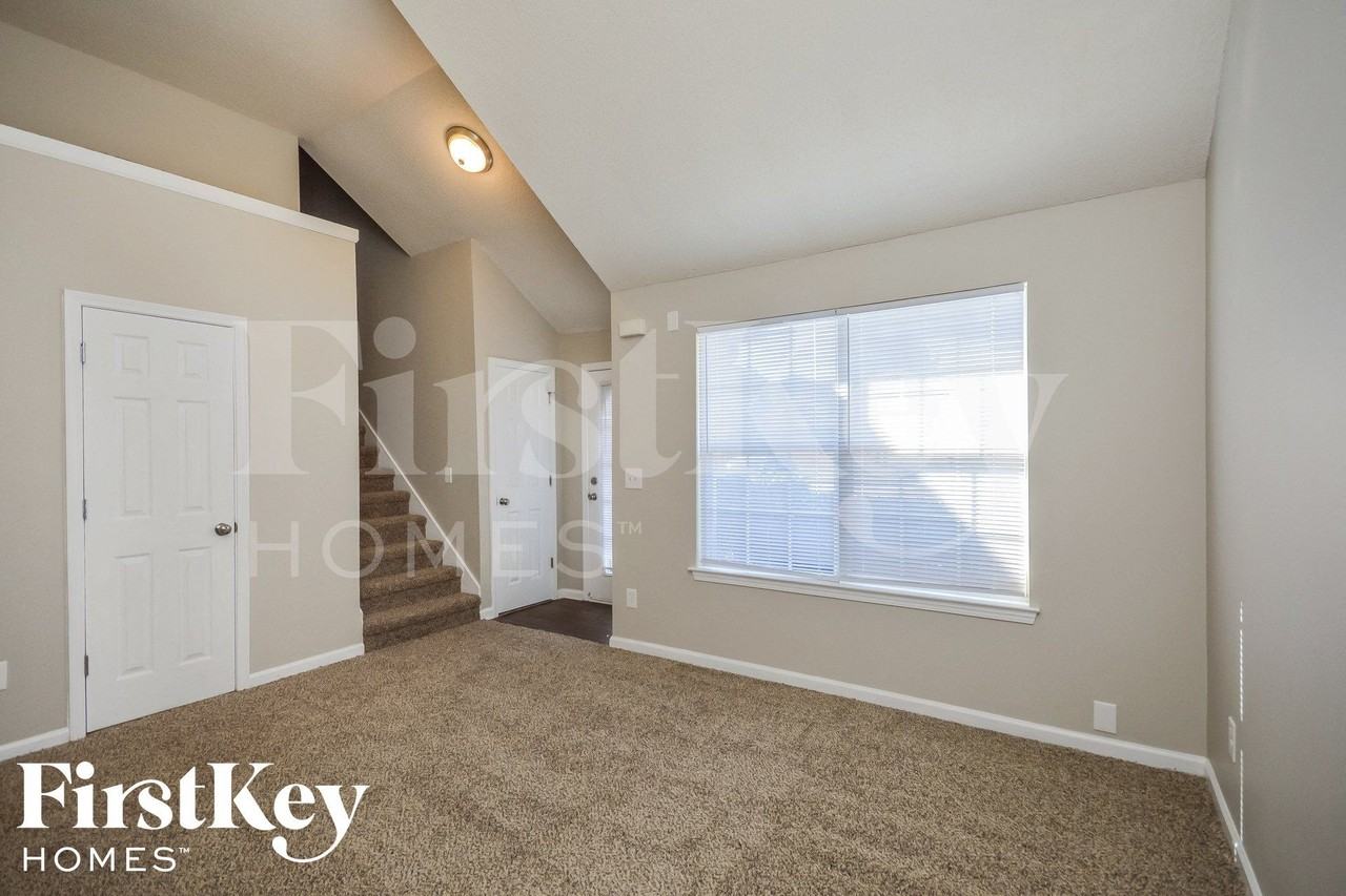 170 Capeton Ct - Photo 2 of 15