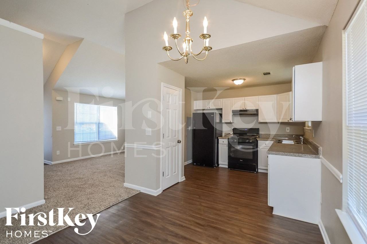 170 Capeton Ct - Photo 3 of 15