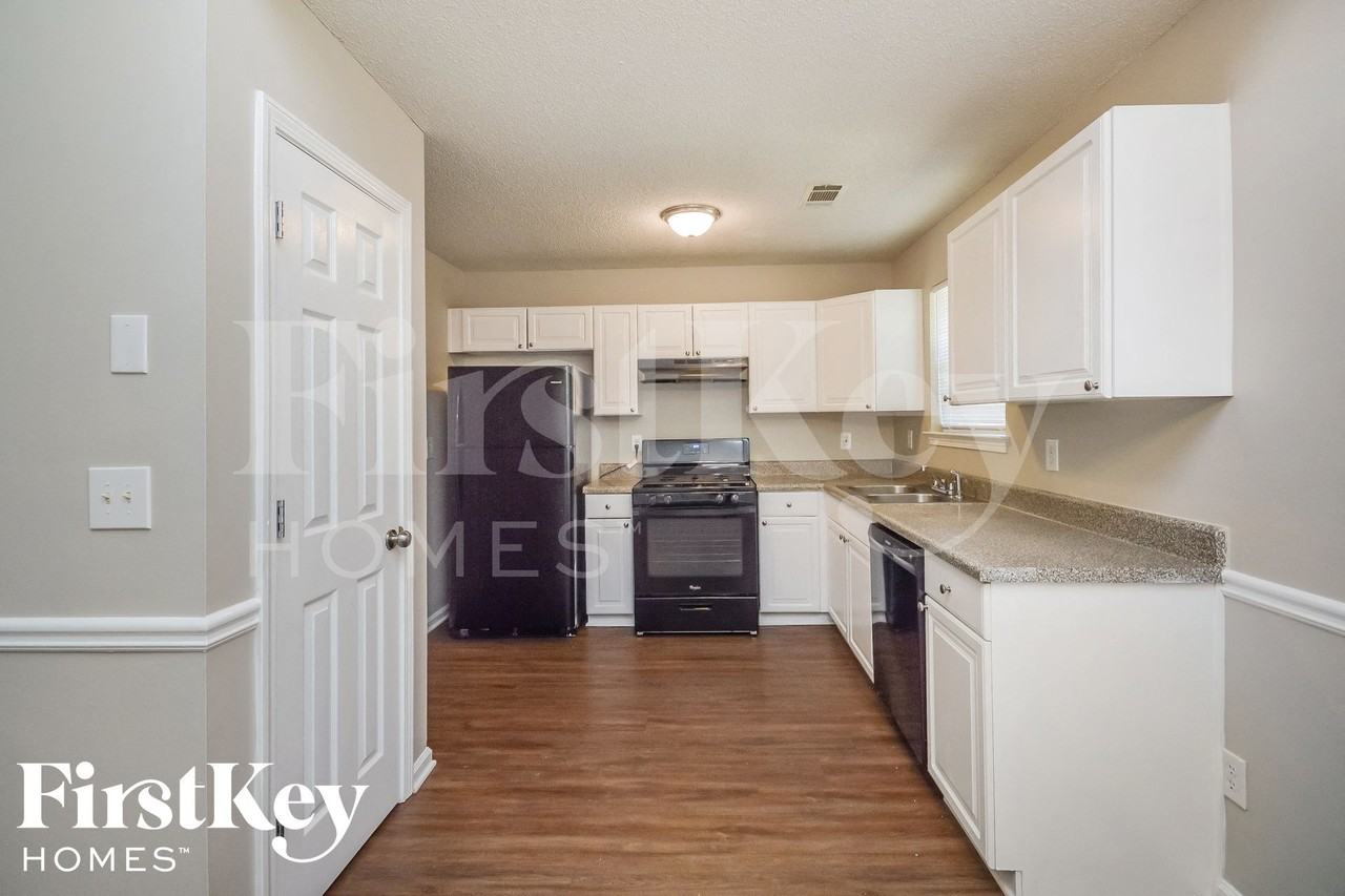 170 Capeton Ct - Photo 4 of 15