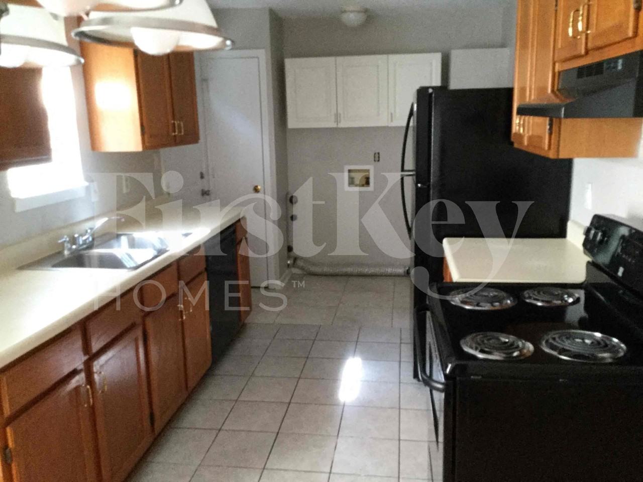 117 Whispering Pine Ln Ne - Photo 3 of 8